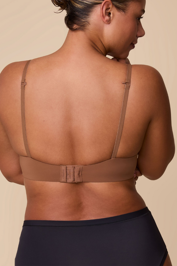 Bea T-Shirt Bra in Brown | Anya Lust Luxury Lingerie for Women | Bea T-Shirt Bra featuring hook and eye details