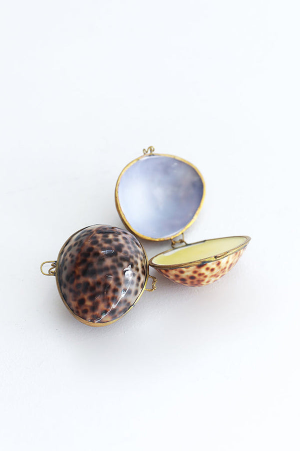 Passion Fruit + Yuzu Lip Balm | Anya Lust Women's Wellness | Botanical Lip Balm in Natural Seashell Compact
for Everyday Use