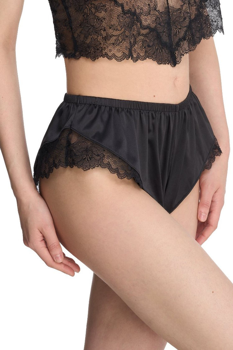 Chantilly Lace Tap Short