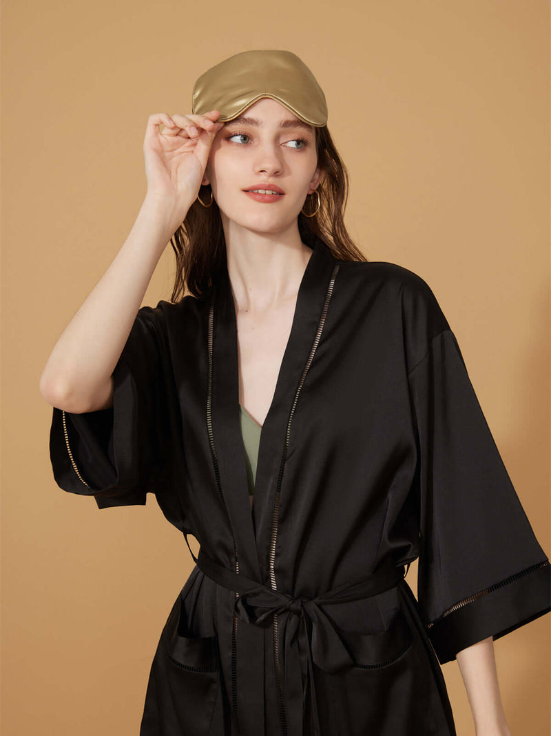 Elegant Hollow Out Detail Short Robe with Pockets